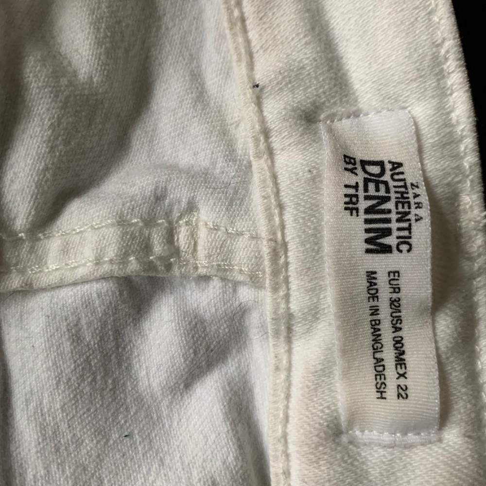3/$50 Zara high waist white skinny jeans. Size 00